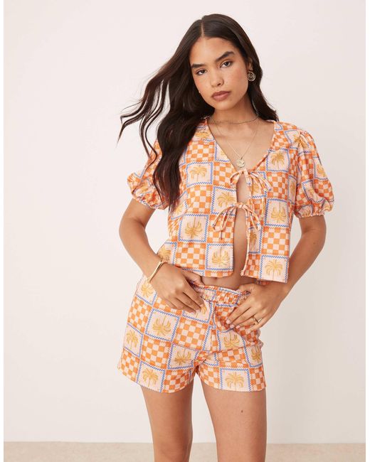 ASOS Brown – vorne gebundenes oberteil mit puffärmeln und palmen-urlaubsprint, kombiteil