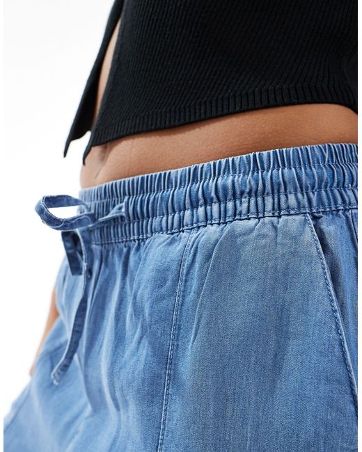 Pantalon large en chambray avec liens noués à la taille Vila en coloris Blue