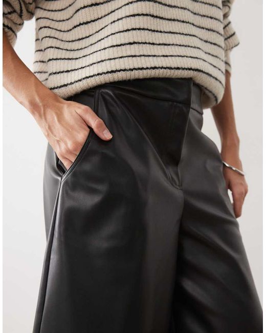 Bermuda di ASOS in Black