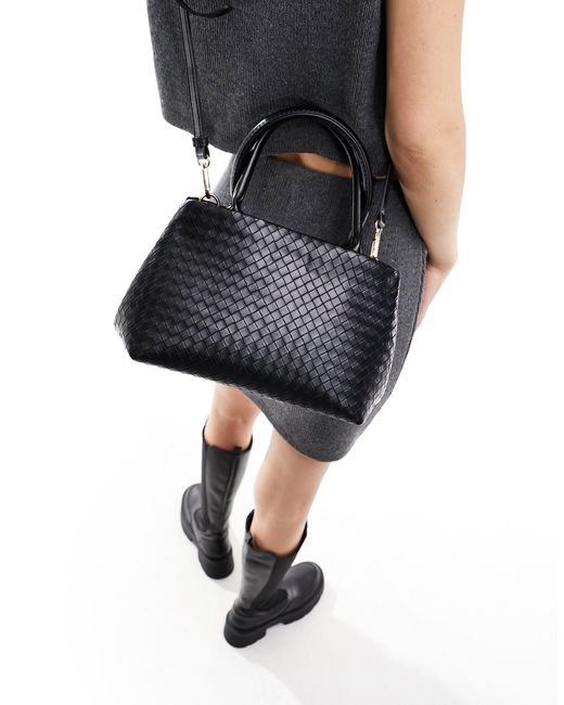 Bolso tote pequeño con diseño entretejido y correa bandolera extraíble ASOS de color Black