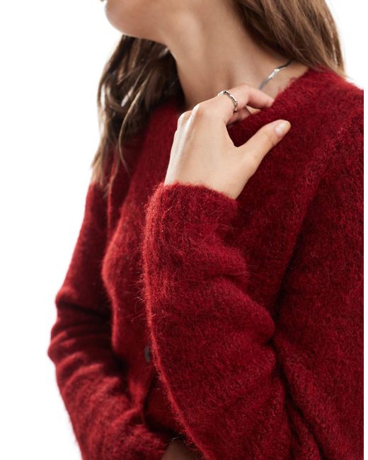 Vero Moda Red – weiche, flauschige strickjacke