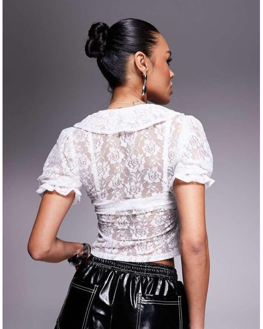 Top Con Lazadas Delanteras, Mangas Abullonadas Y Volante De Estilo Bohemio De Encaje De -Blanco ASOS de color Gray