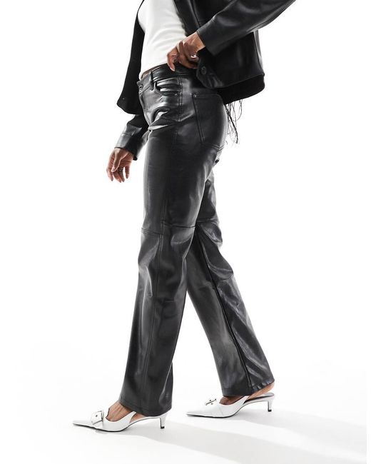 Pantaloni Dritti di Bershka in Black