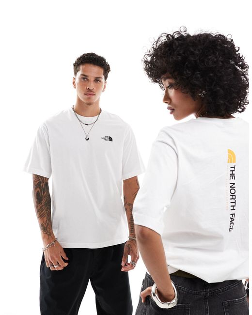 Nse - t-shirt oversize à logo imprimé vertical au dos The North Face en coloris White