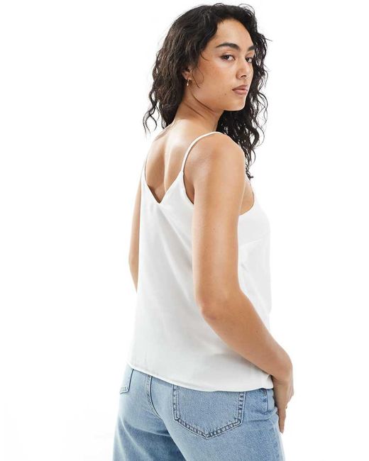 Canottiera Bianca Con Spalline Sottili di New Look in White