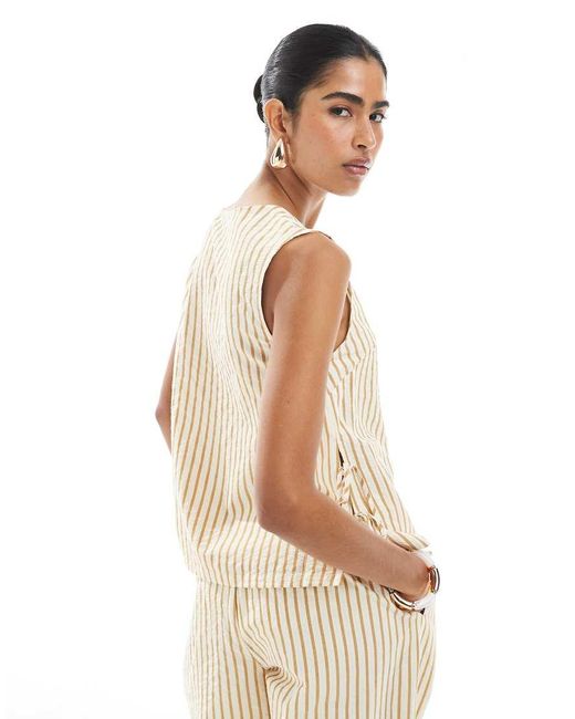 ASOS Seersucker Shell Top Met Gestrikte Zijkant En Bruine Strepen, Deel Van Co-Ord Set in het Natural