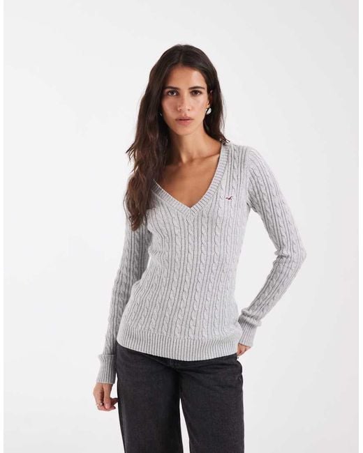 Hollister White Fitted Cable Knit V-neck Sweater