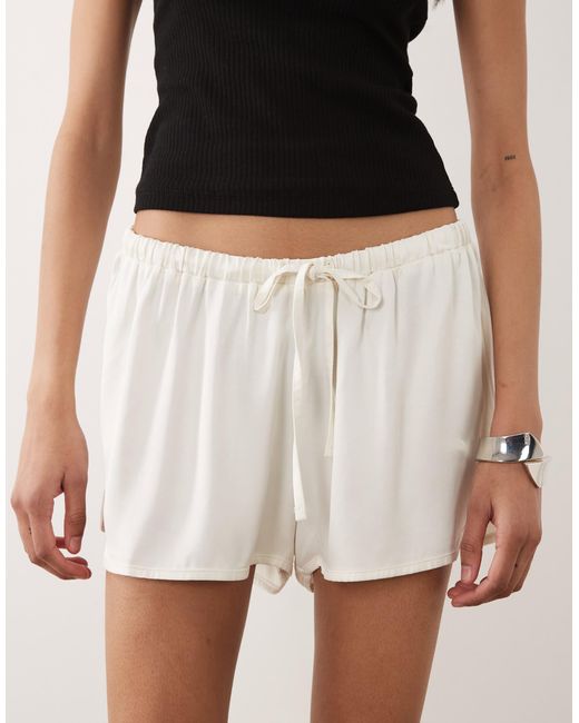 Mini-short ASOS en coloris Natural