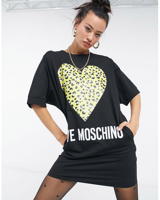 Robe t-shirt à cœur léopard Love Moschino en coloris Noir | Lyst