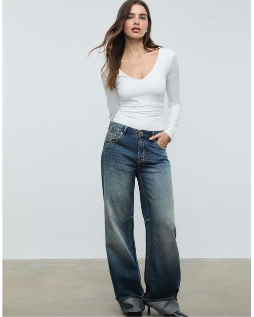 Stradivarius Aangerimpelde Body Van Polyamide Met V-Hals in het White