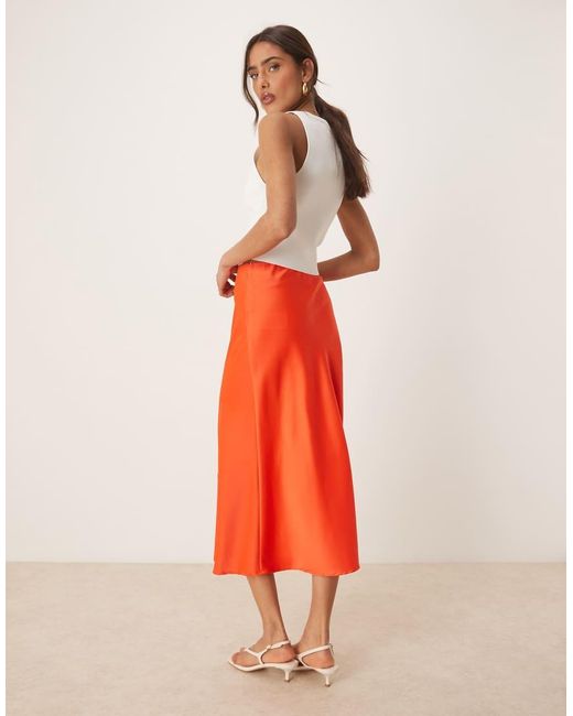 Falda Midi Rojo Tomate De Satén De Y.A.S de color Orange