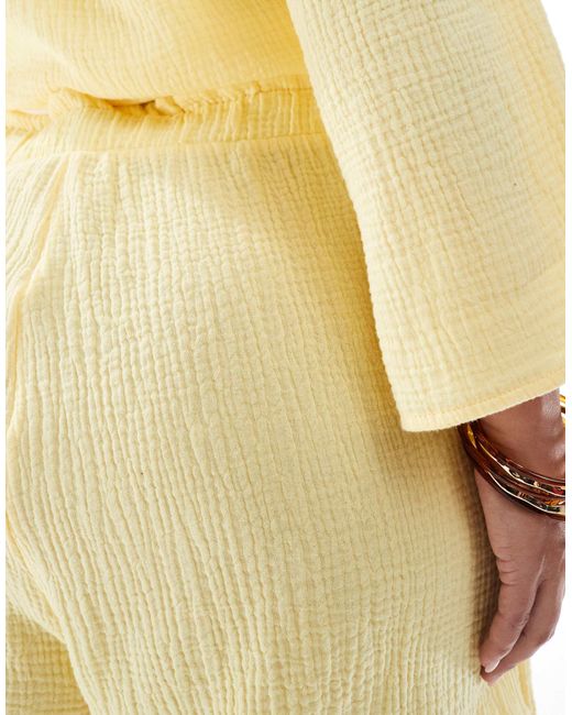 Short d'ensemble texturé - pâle Vero Moda en coloris Yellow