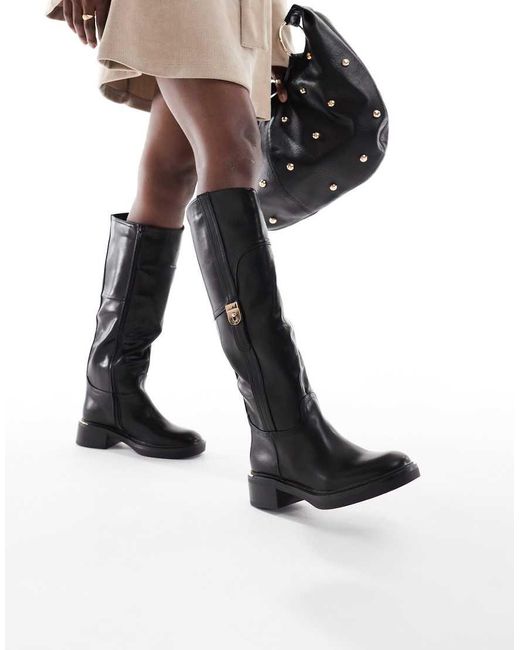 SEQWL White Twix Buckle Detail Refined Riding Boots