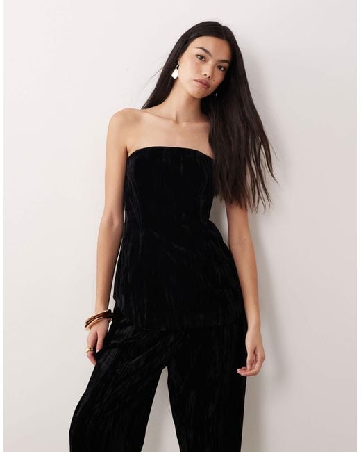 ASOS Black – elegantes, trägerloses samt-oberteil