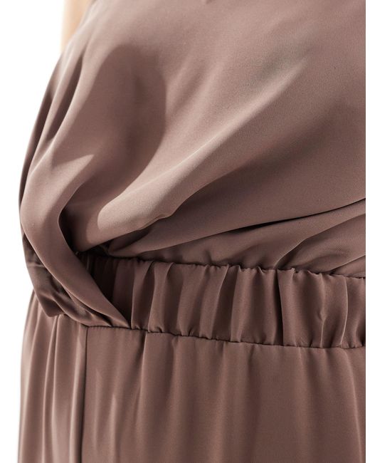 Asos design tall - tuta jumpsuit accollata color cioccolato incrociata sul davanti di ASOS in Brown