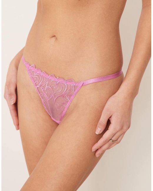 Tanga Con Corazones Bordados De New Look de color Pink