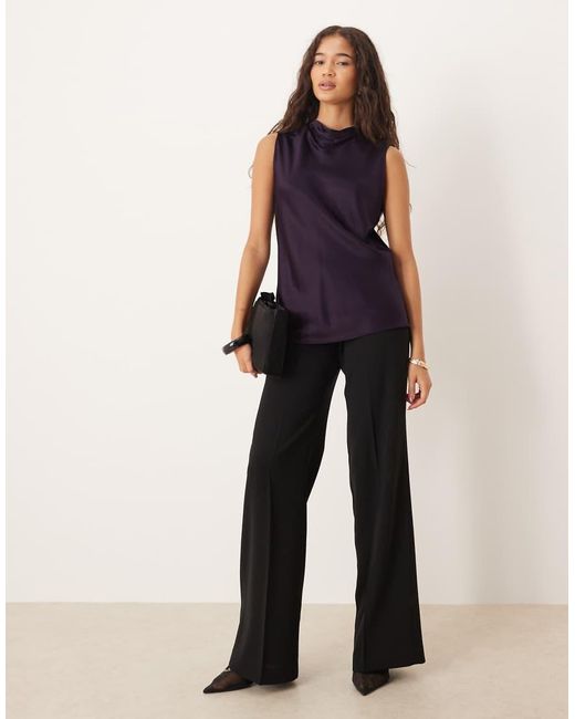 Mango Hoogsluitende Gedrapeerde Mouwloze Top Met Satijnlook in het Purple