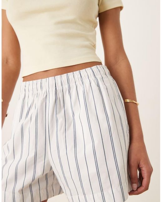 Pantalones Cortos A Rayas Azules Con Lazada En La Cintura De Popelina De Abercrombie & Fitch de color Natural