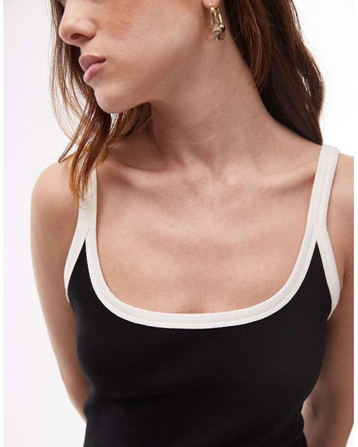 TOPSHOP Geribbeld Hemdje Met Lage Ronde Hals En Dunne Bandjes in het Black