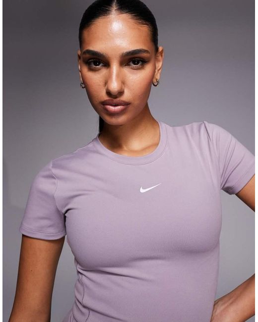 One di Nike in Purple