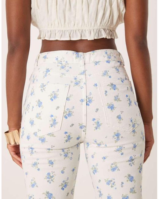 ASOS Rechte Jeans Met Halfhoge Taille in het Natural