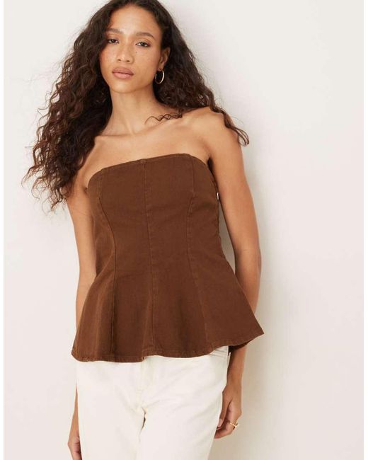 Top Vaquero Marrón Estructurado Con Escote Palabra De Honor Y Sobrefalda De ASOS de color Brown