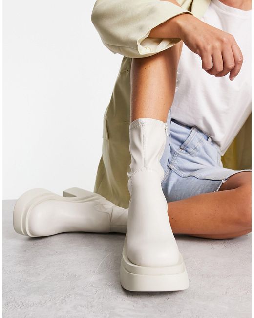 Botas blancas estilo calcetín con tacón medio y suela gruesa raven de ASOS  de color Blanco | Lyst