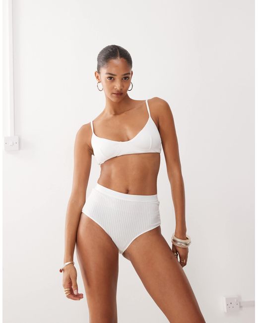 Weekday White – gerippter bh