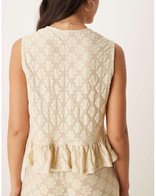 Blusa Allacciata Sul Davanti A Fiori di ASOS in Natural