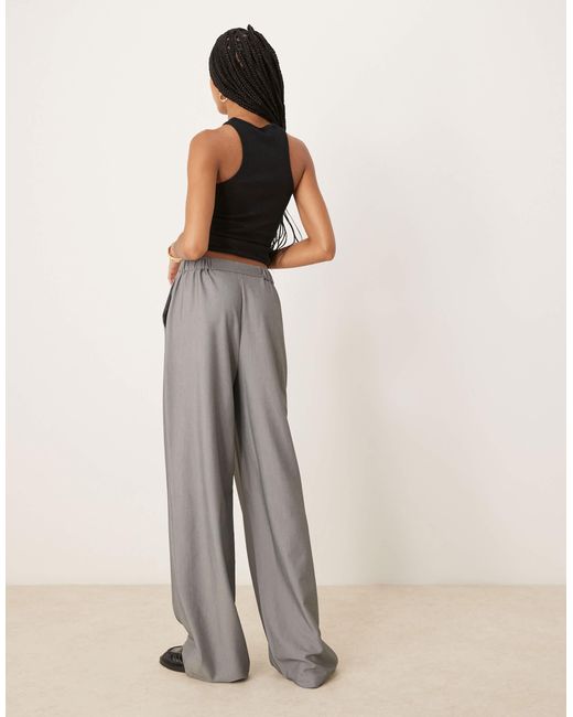 Tall - pantalon droit habillé coupe décontractée - gris ASOS en coloris Natural