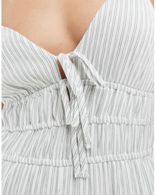 Hollister White – jumpsuit mit nadelstreifen, camisole-trägern und doppeltem bindedetail vorne