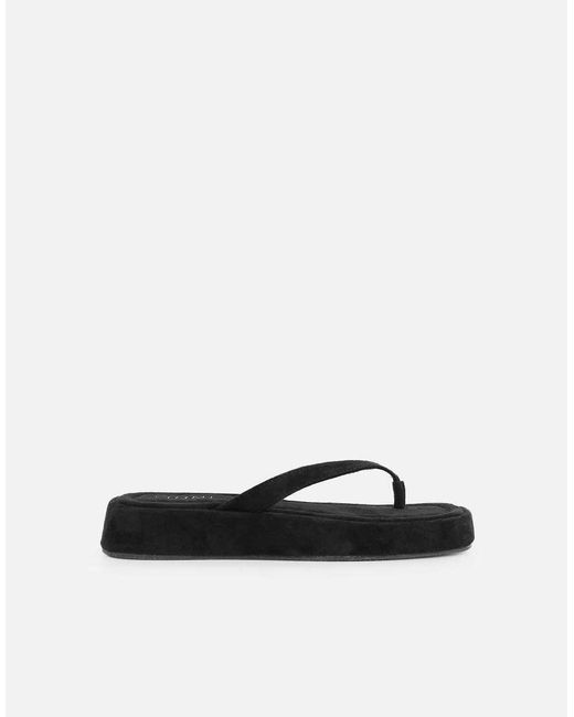 SIMMI Black Kimmie Flatform Toe Post Sandals