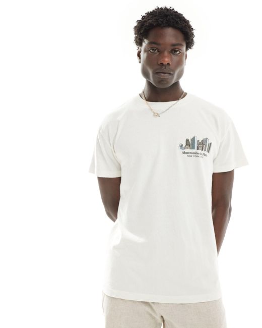 T-shirt comoda bianca con stampa new york city sul retro di Abercrombie & Fitch in White da Uomo