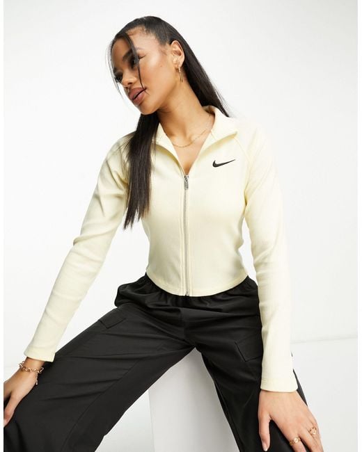 Nike Trend – geripptes oberteil mit reißverschluss in Natur | Lyst AT
