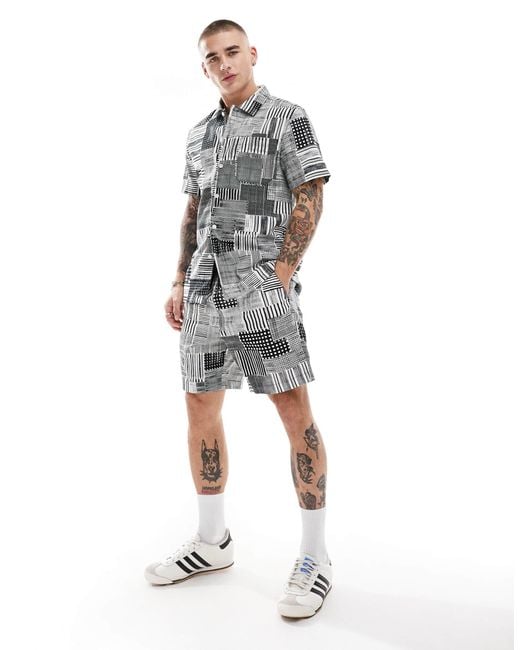 Farah – redwald – shorts mit archivdruck in White für Herren