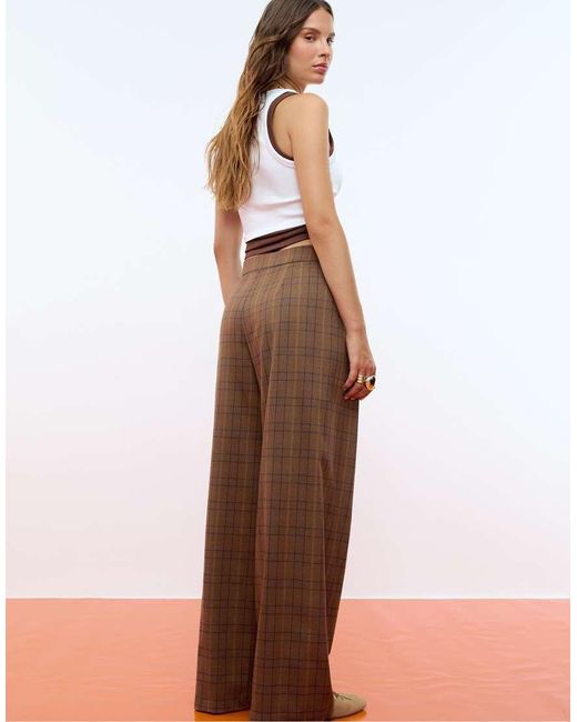 Stradivarius Geruite Nette Broek Met Figuurnaden in het Brown