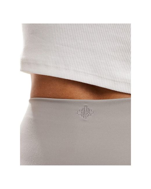 Emblem - leggings morbidi al tatto grigi di The Couture Club in White