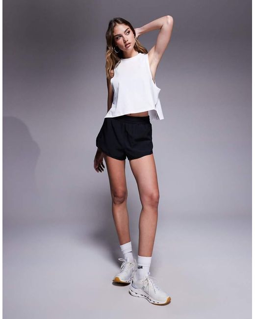 4505 White Drop Armhole Cropped Cotton Vest With Quick Dry Finish