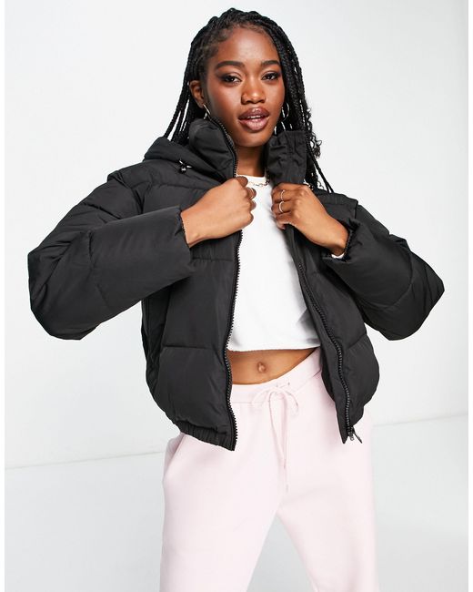 Pull&Bear Synthetic Cropped Puffer Jacket With Hood in Black | Lyst