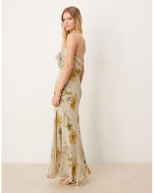 Robe longue en mousseline imprimé fleuri avec nœud à l'avant et buste en satin - jaune ASOS en coloris Natural