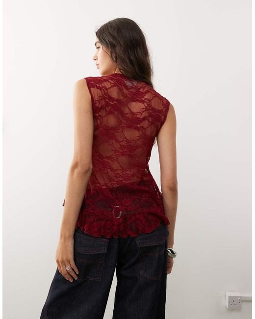 Top Burdeos Sin Mangas Con Lazadas Delanteras Y Volante En El Escote De Encaje De -Rojo Reclaimed (vintage) de color Red