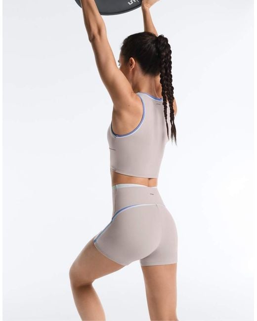 Oysho White Hot Pants High-rise Compressive 10cm Contrast