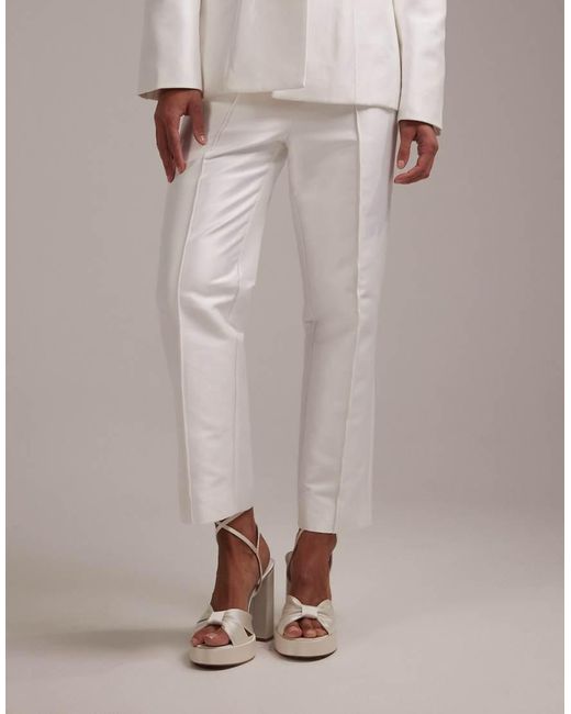 ASOS Bruidskleding in het White