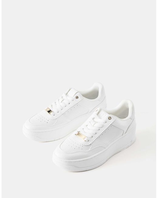 Pull&Bear White Plateau-sneaker mit details