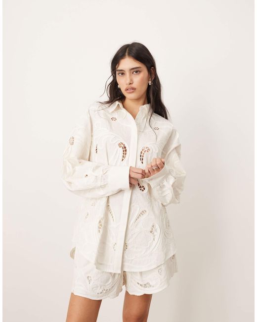 Chemise d'ensemble en coton à fleurs brodées et ajourées effet miroir ARRANGE en coloris Natural