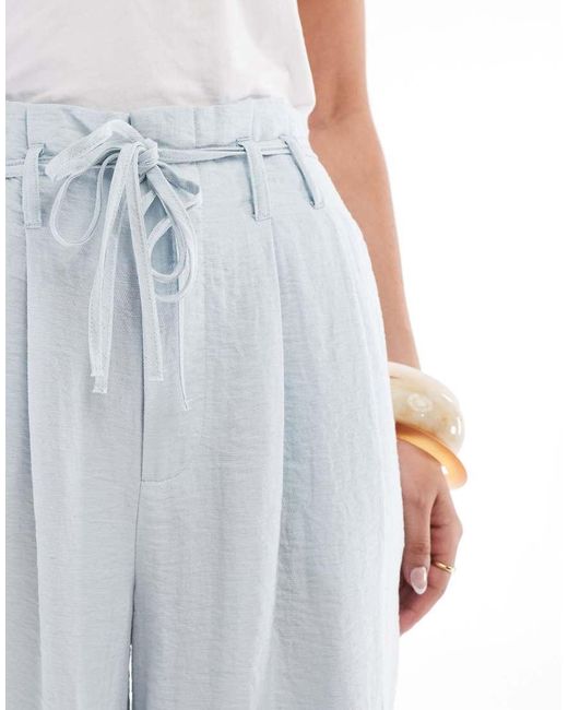 Pantaloni A Fondo Ampio Con Vita Alta A Pieghe di Stradivarius in Blue