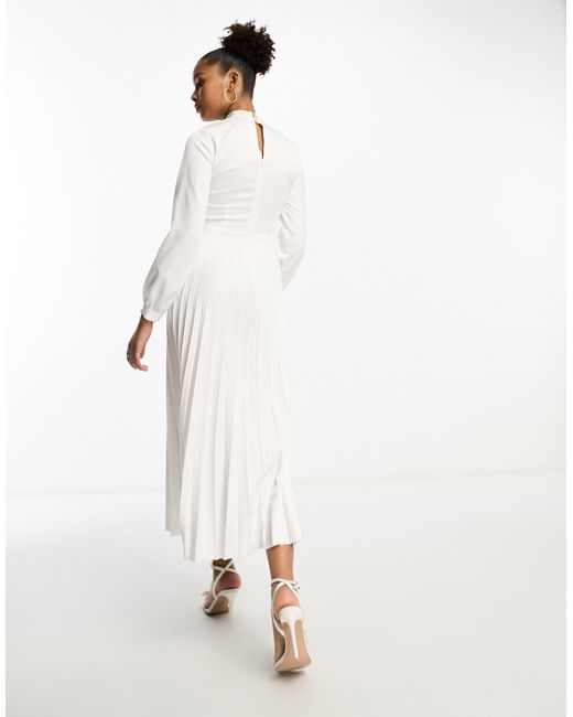 Closet White – wadenlanges, plissiertes kleid