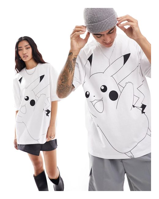 T-shirt oversize unisex bianca con stampa pokémon su licenza con pikachu di ASOS in White
