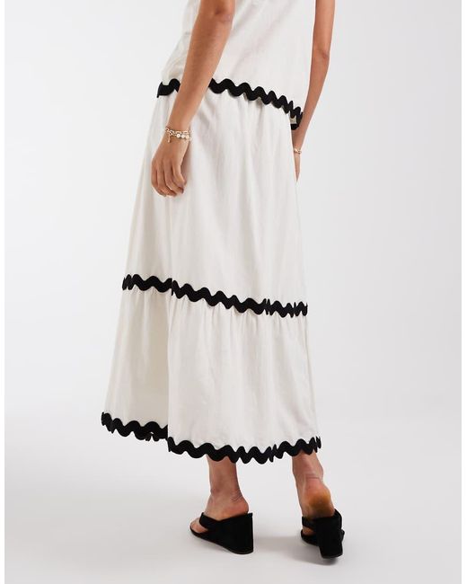 Vero Moda White Full Tiered Maxi Skirt Co-Ord With Contrast Scallop Trim