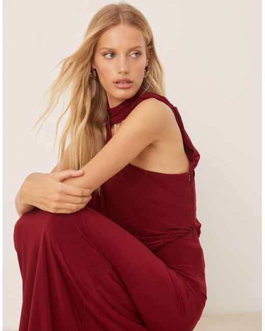 ASOS Gedrapeerde Maxi-Jurk Met Blote Schouder En Capedetail in het Red
